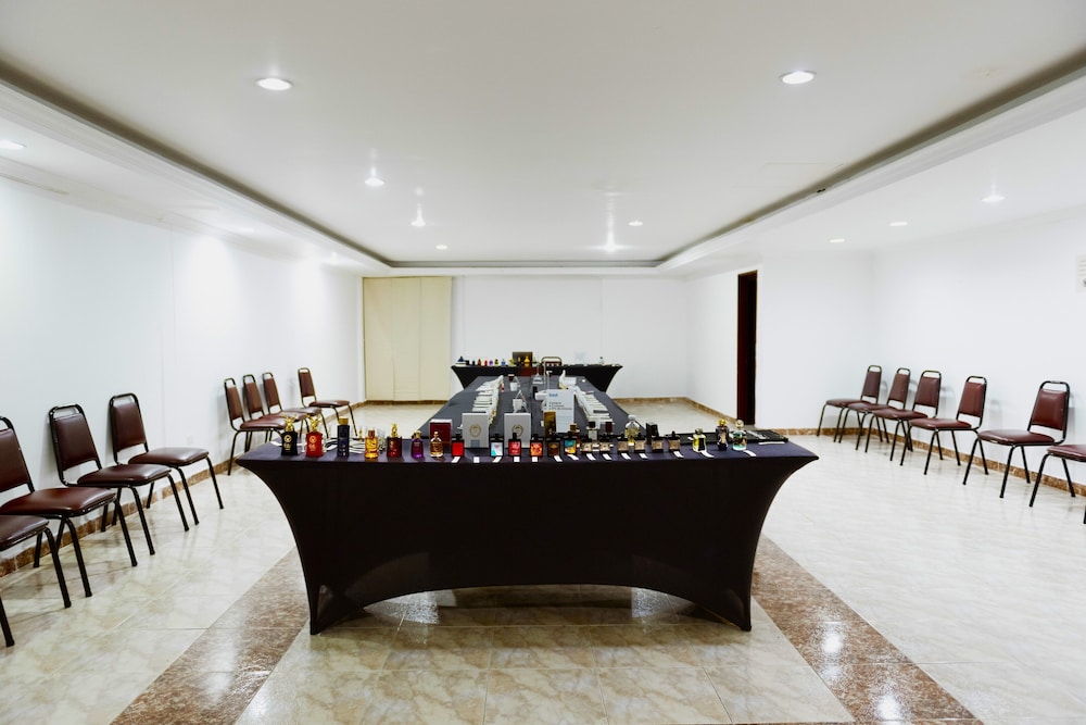 TAMA Hotel Granada Real Cali 55/67