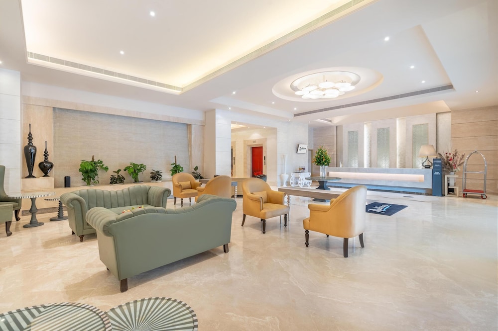 Radisson Hyderabad Hitec City 8/66