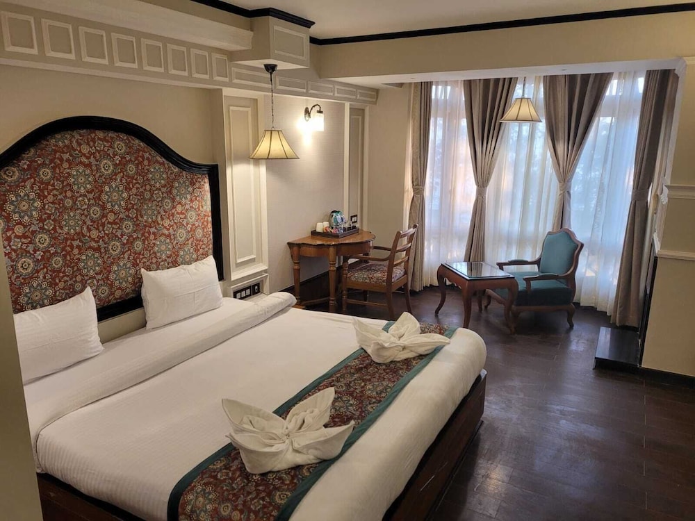 Orsino Resort Mall Road 14/46