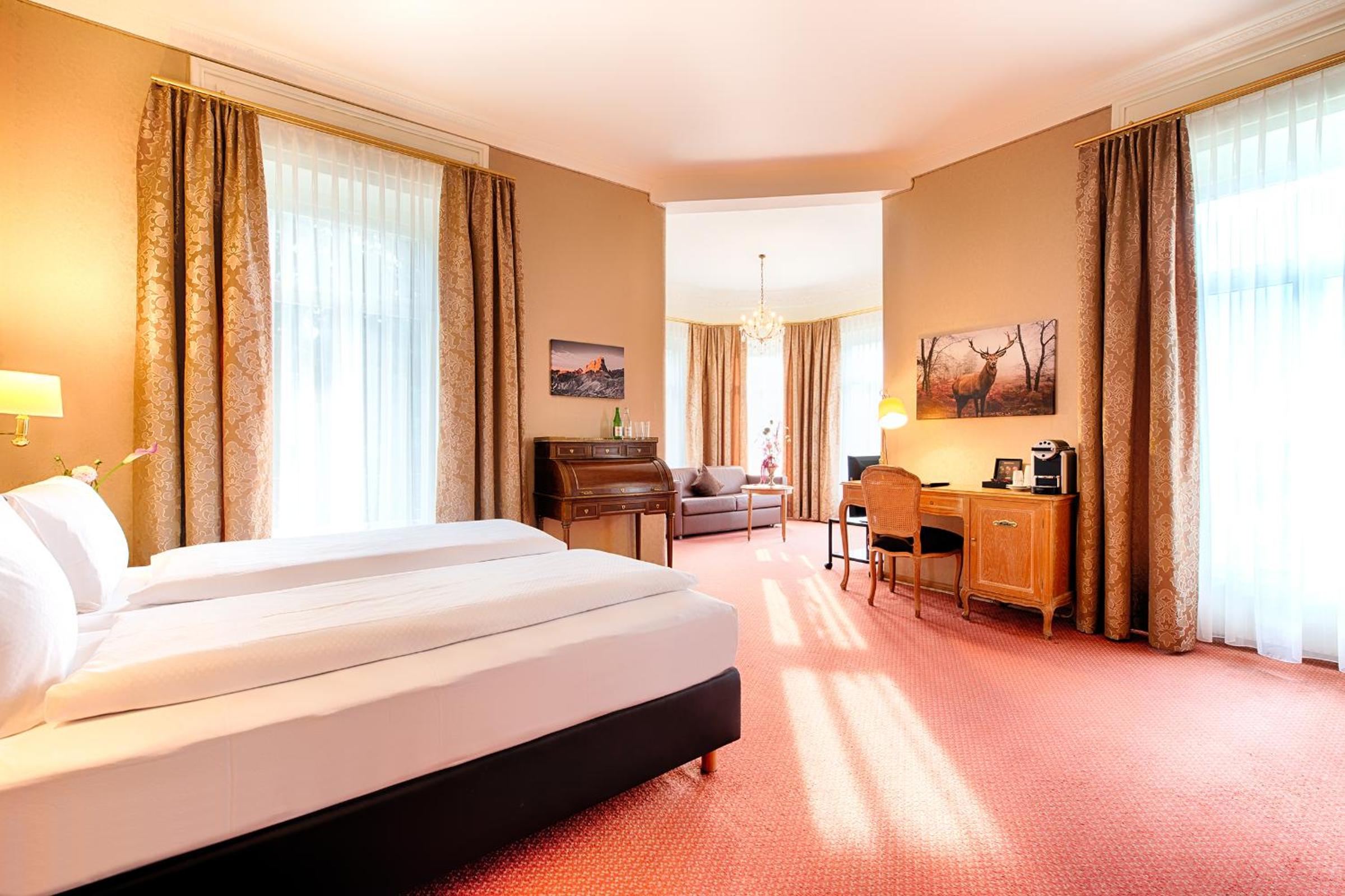 جناح جونيور ديلوكس بسرير كينج، Grand Hotel Beau Rivage 4/10