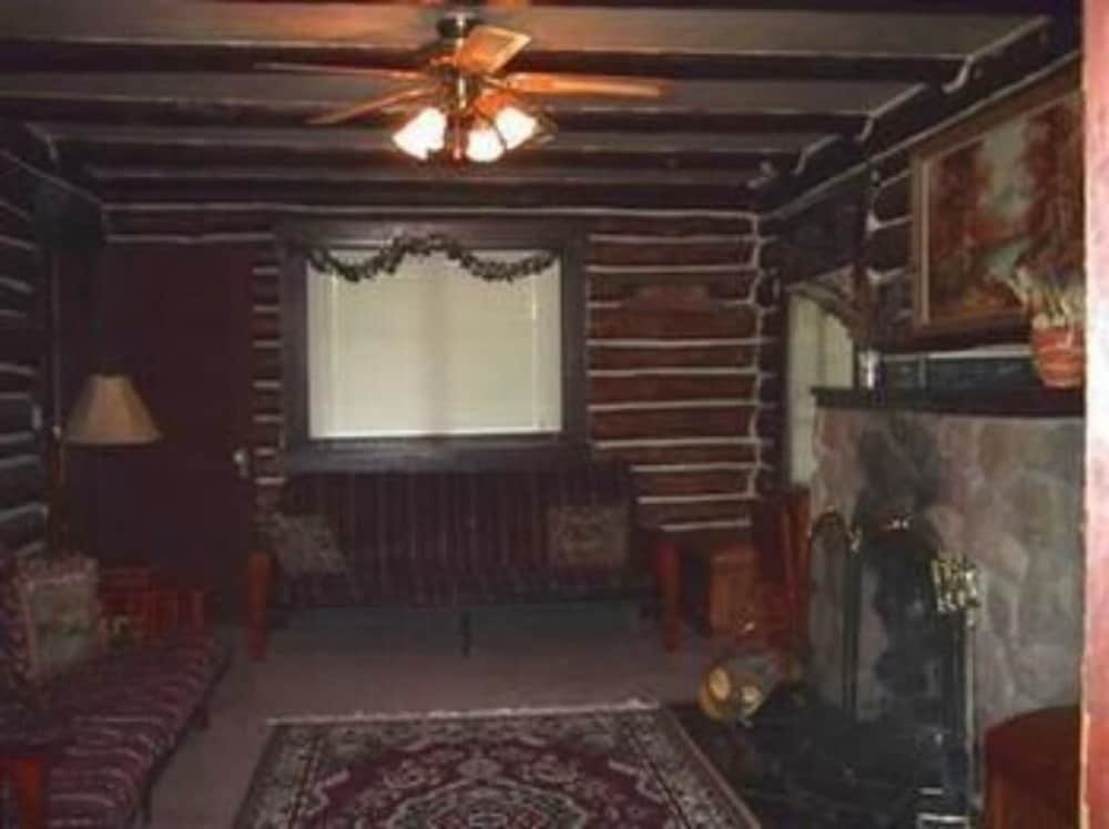 Black Forest B&B Lodge & Cabins 8/49