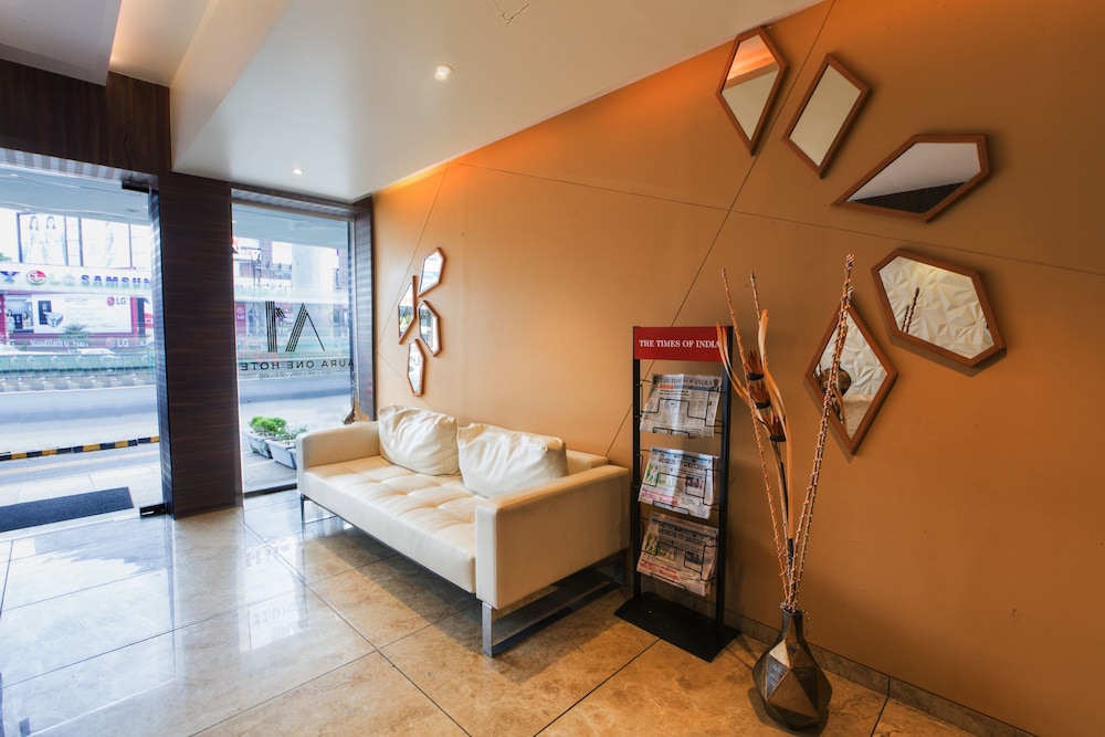 AURA ONE HOTEL 32/45