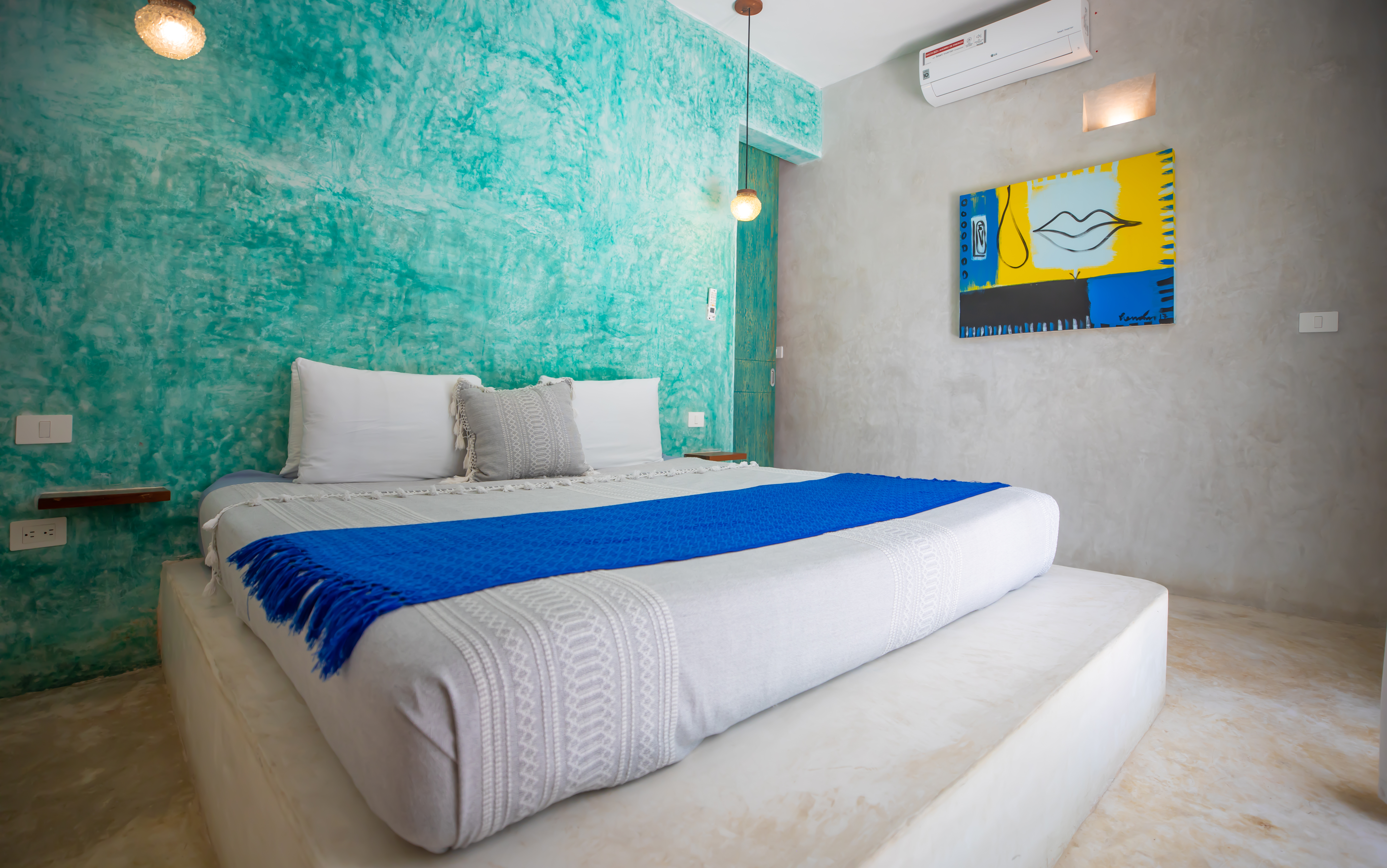 Deluxe, King Bed