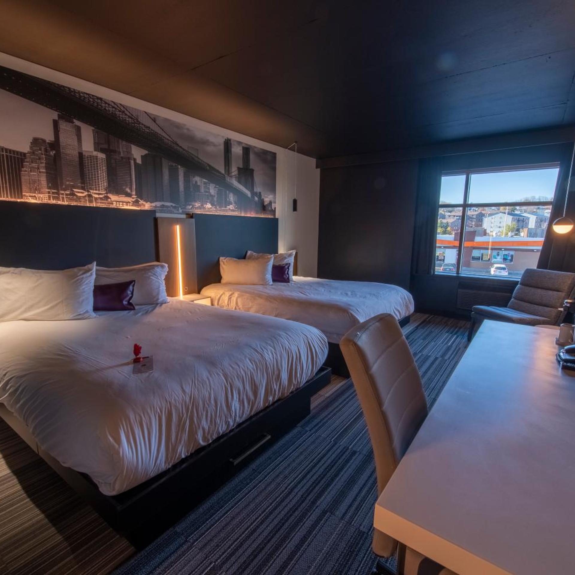 Superior, King Bed, 2 Queen Beds, Grand Times Hotel Quebec City Airport 3/7