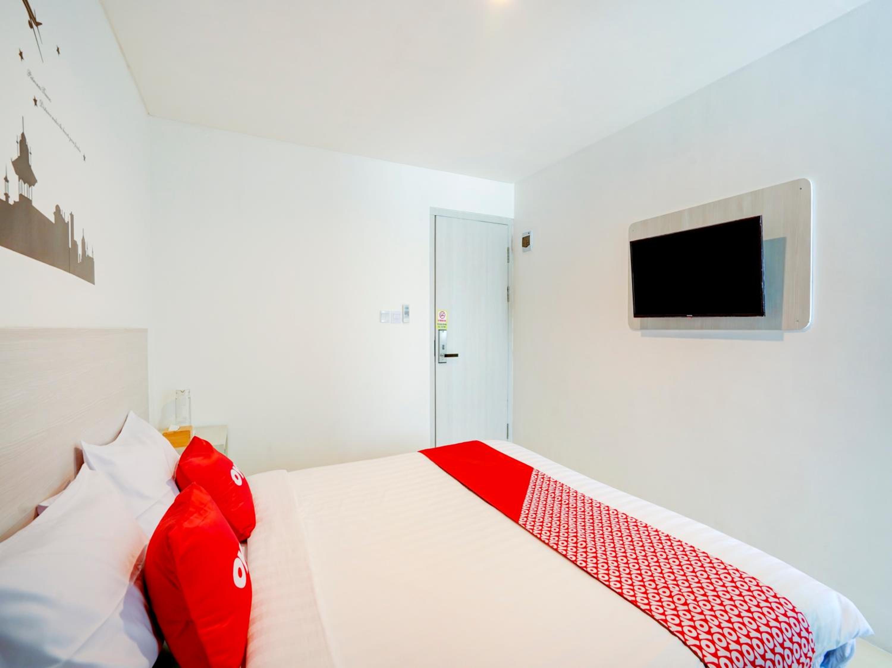 LG Hotel Jember 15/50