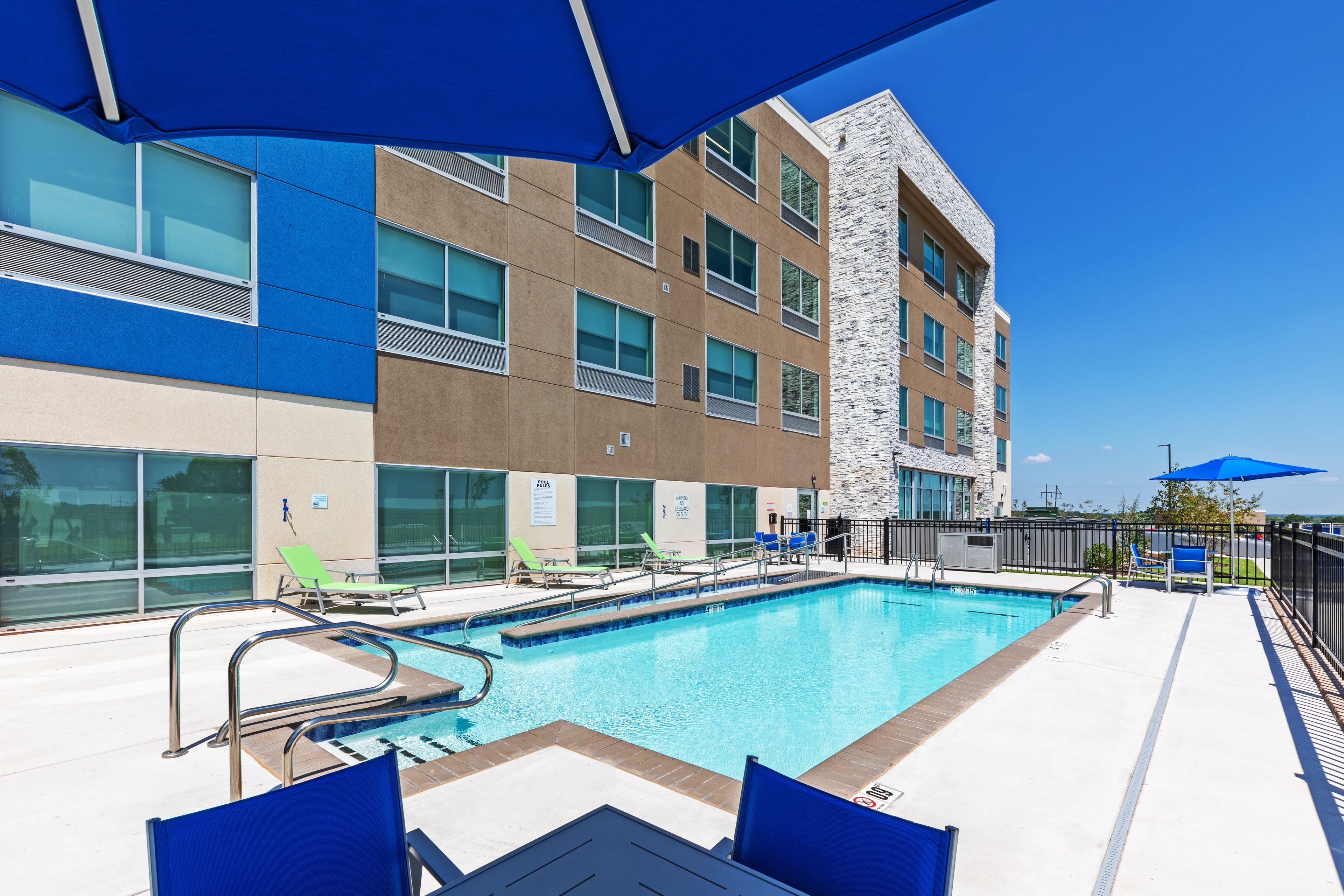 Holiday Inn Express & Suites Purcell 2/48
