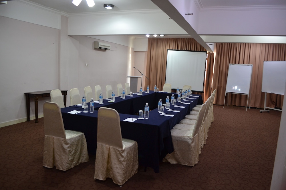 Sumai Hotel Apartment 51/58