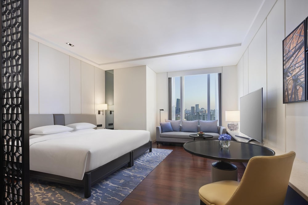 Hyatt Regency Shanghai Global Harbor 25/75