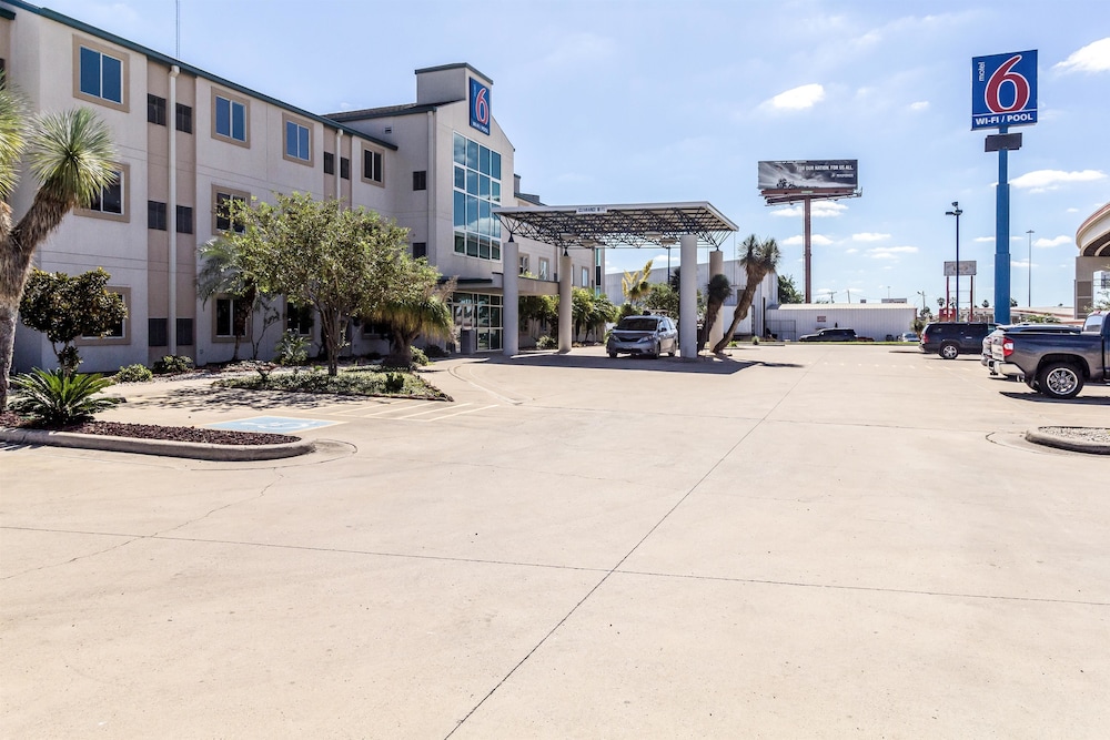 Motel6 Harlingen, TX 35/52