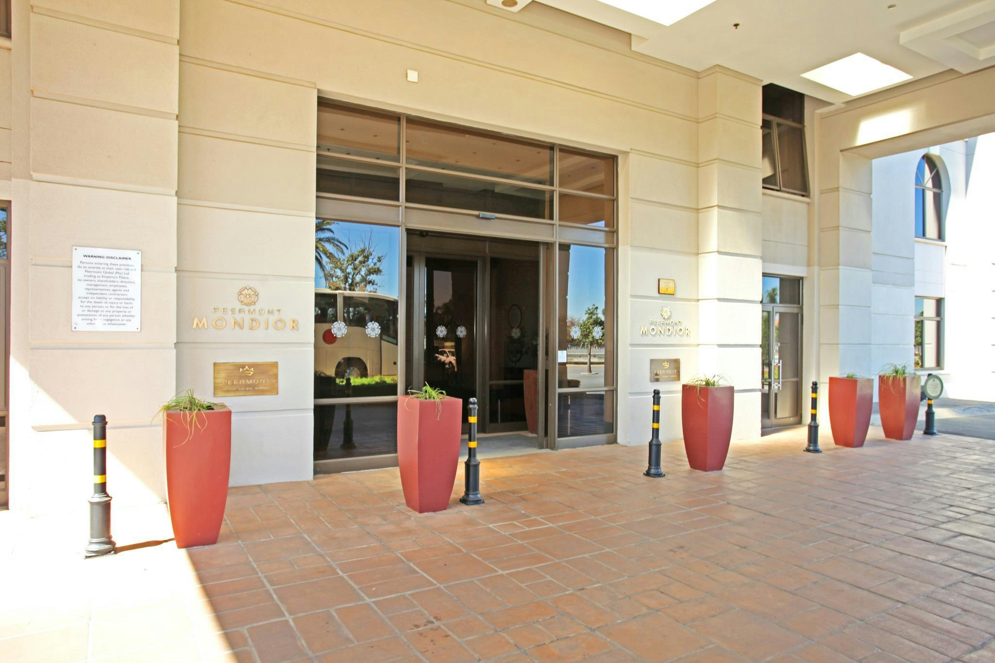 Mondior Emperors Palace 46/58
