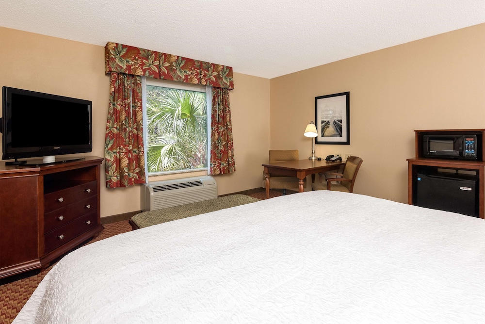 Hampton Inn And Suites Florence North I 95 Sc 18/48