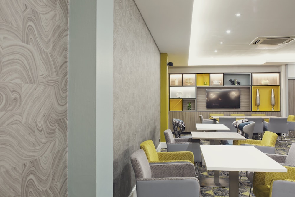 Holiday Inn Newcastle Gosforth Park By IHG 28/76