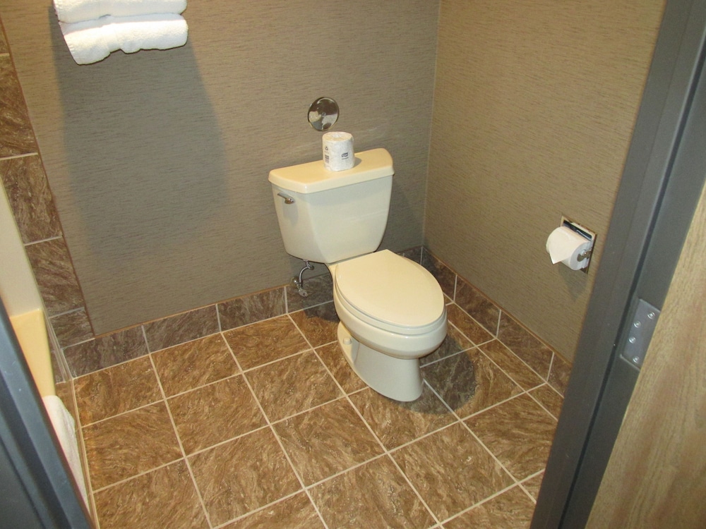 Woodfield Inn and Suites 41/60