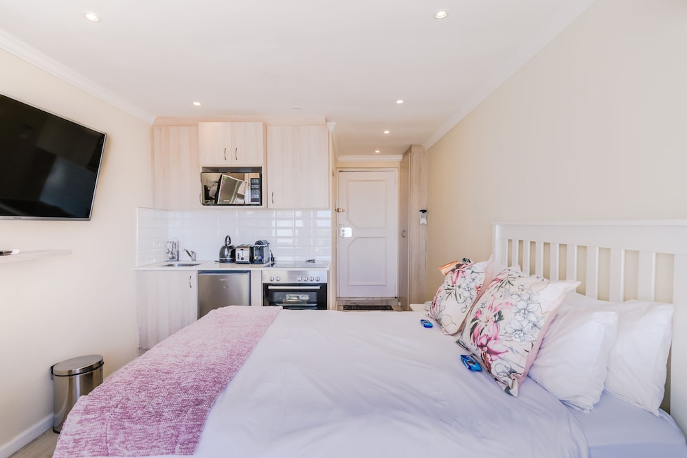 Micro Room, Studio 1, Vesper Apartments 4/10