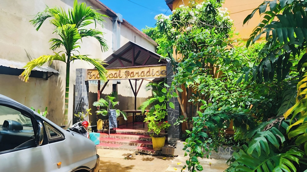 Tropical Paradise Nosy Be 1/50