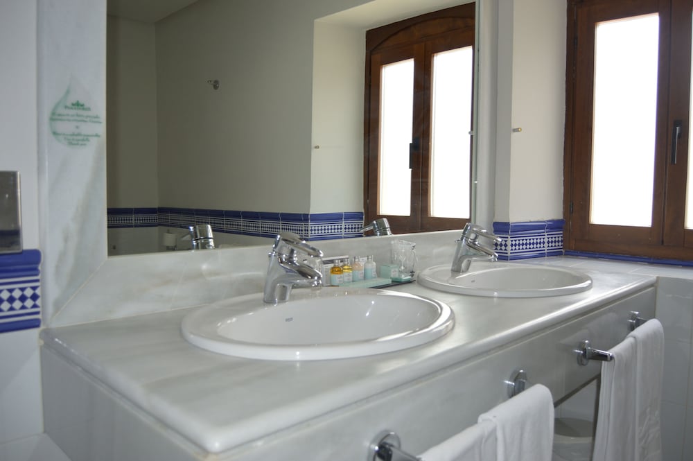 Parador De Gredos 46/49