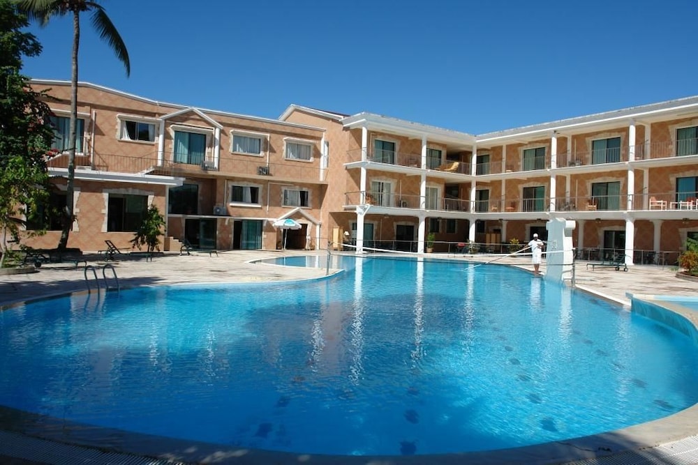 Sunny Golf Hotel 4/19
