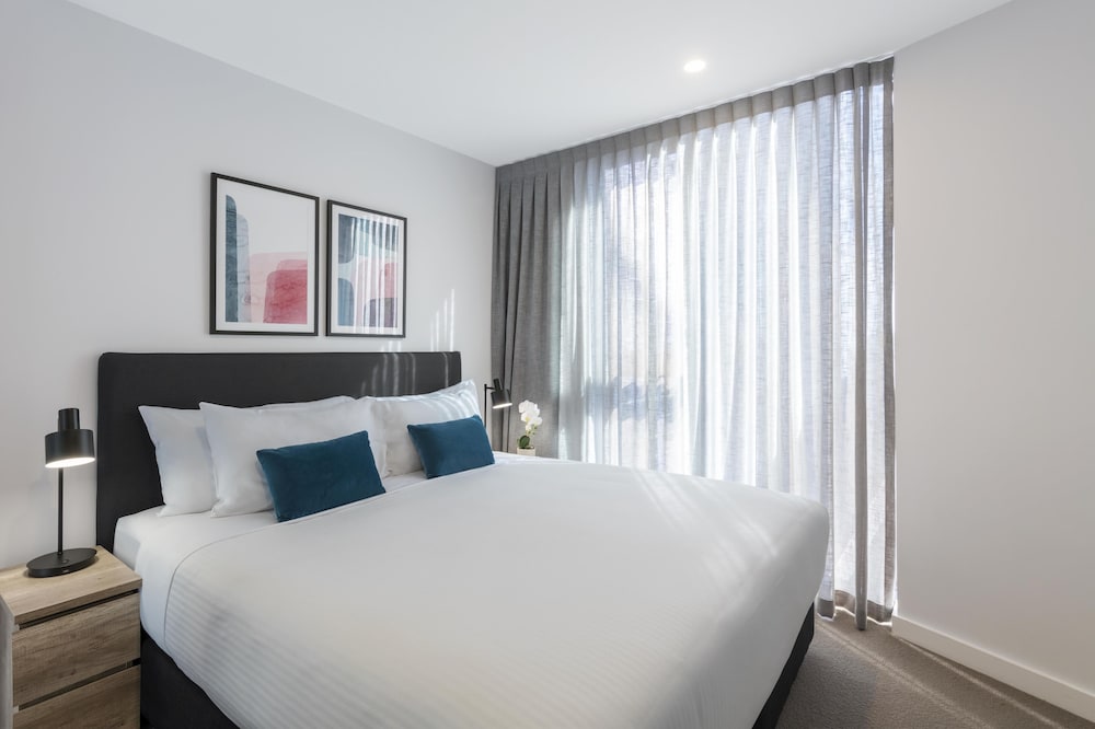 Avani Melbourne Central Residences 18/76