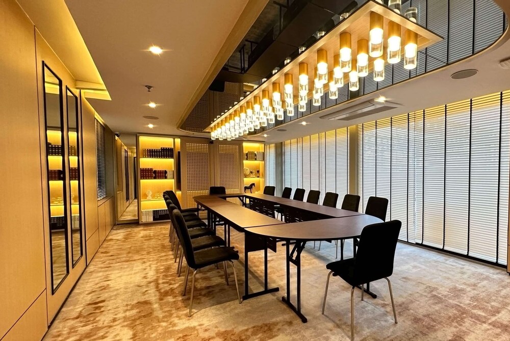 Ramada by Wyndham Bangkok Sukhumvit 11 58/83