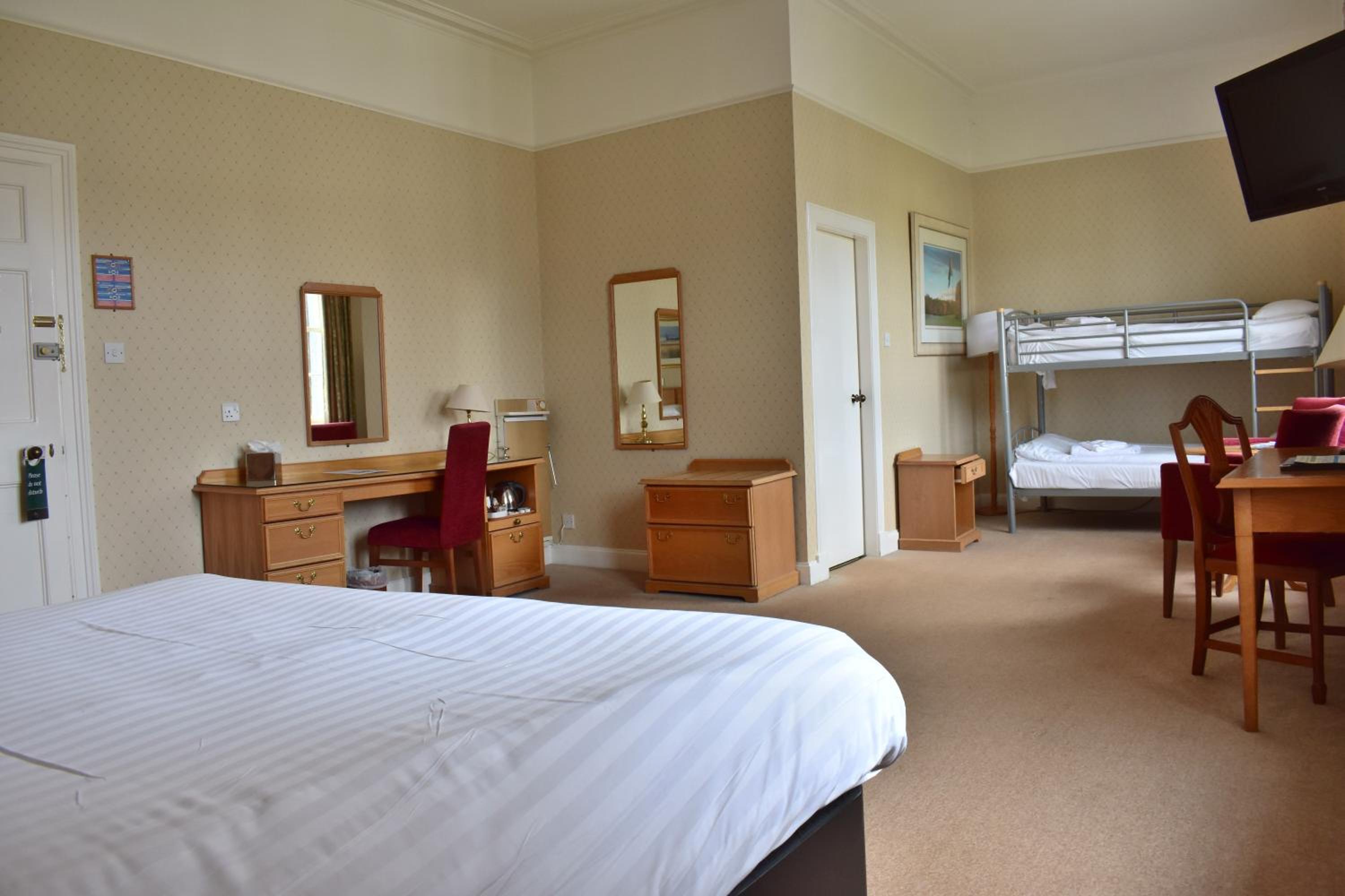 غرفة عائلية