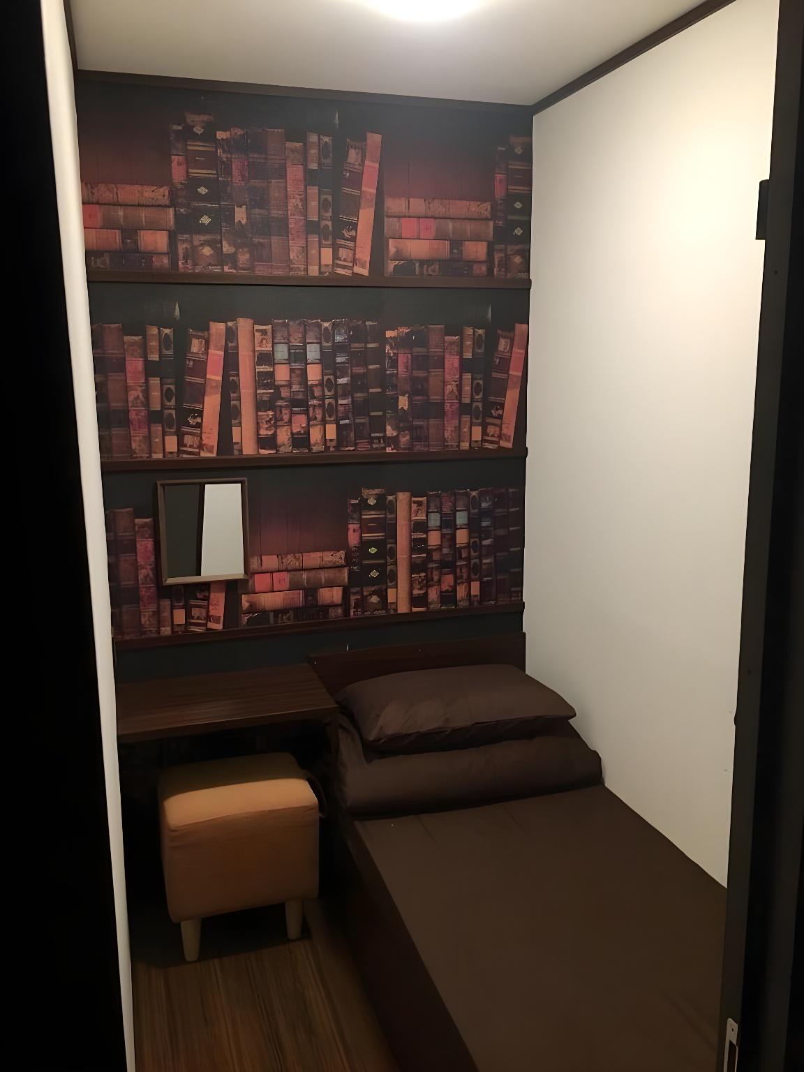 ECONOMY, SINGLE, SHARED BATHROOM