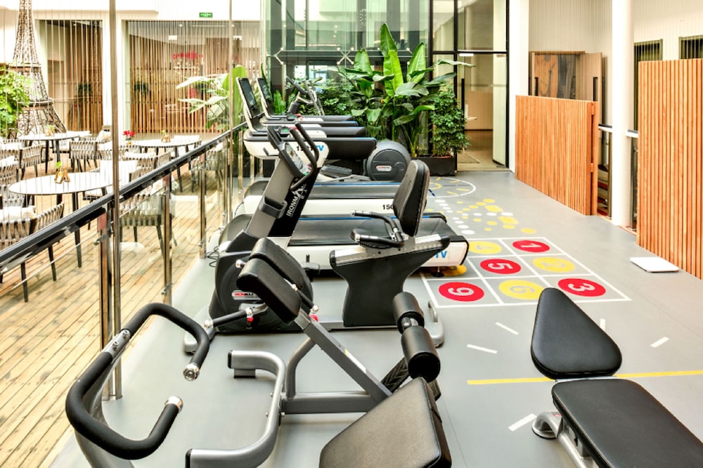 IBIS Shanghai New Hongqiao Hotel 44/68