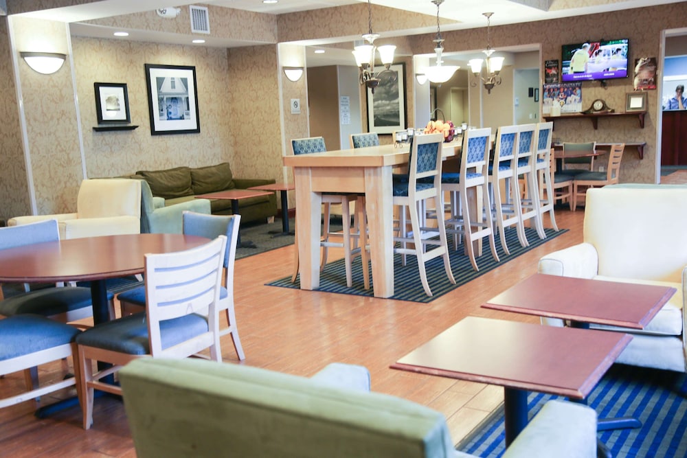 Hampton Inn Morehead 32/53