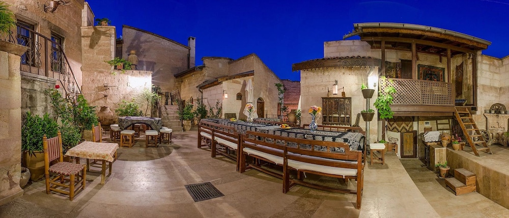 Kirkit Hotel 4/50