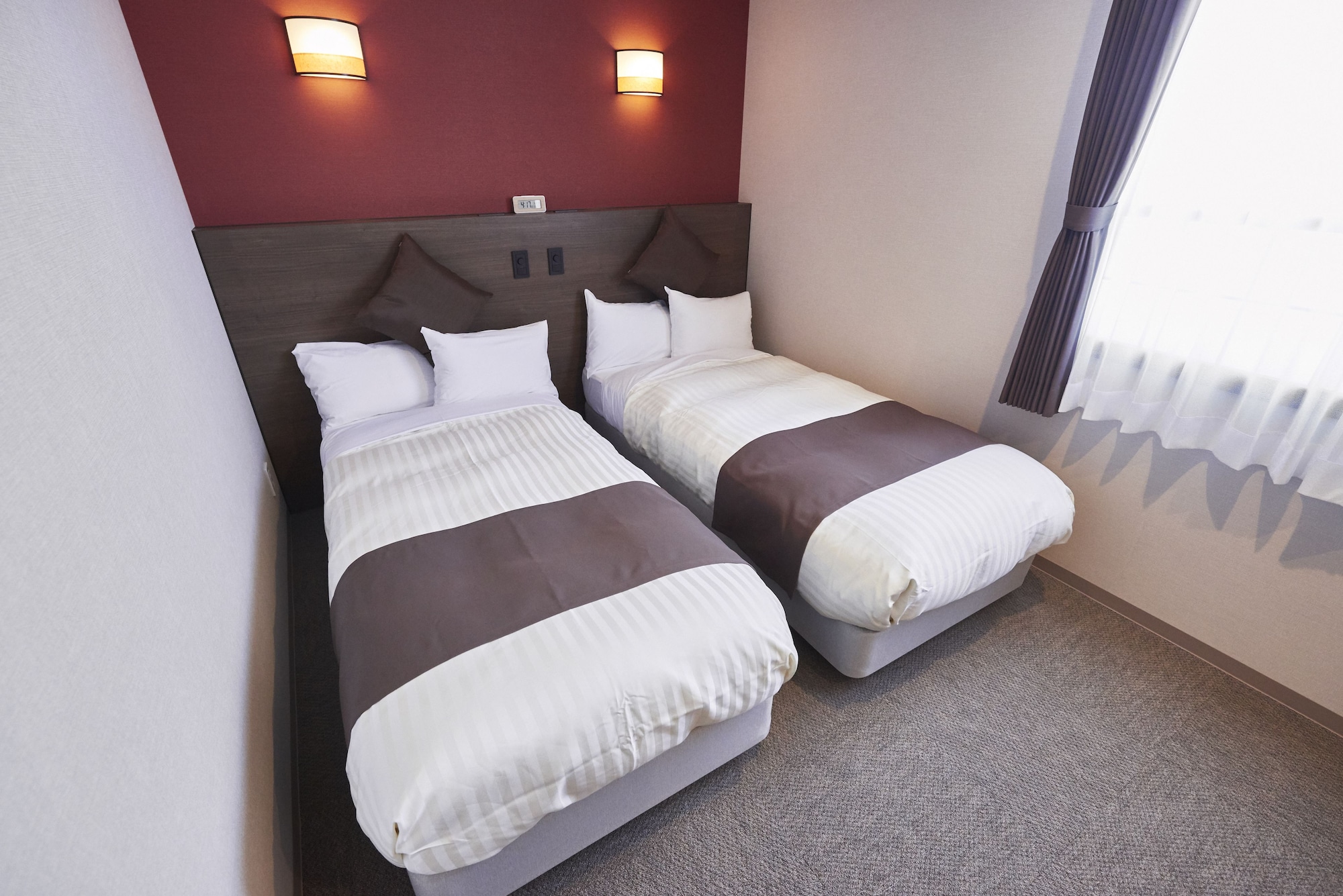 SUPERIOR, TWIN BEDS