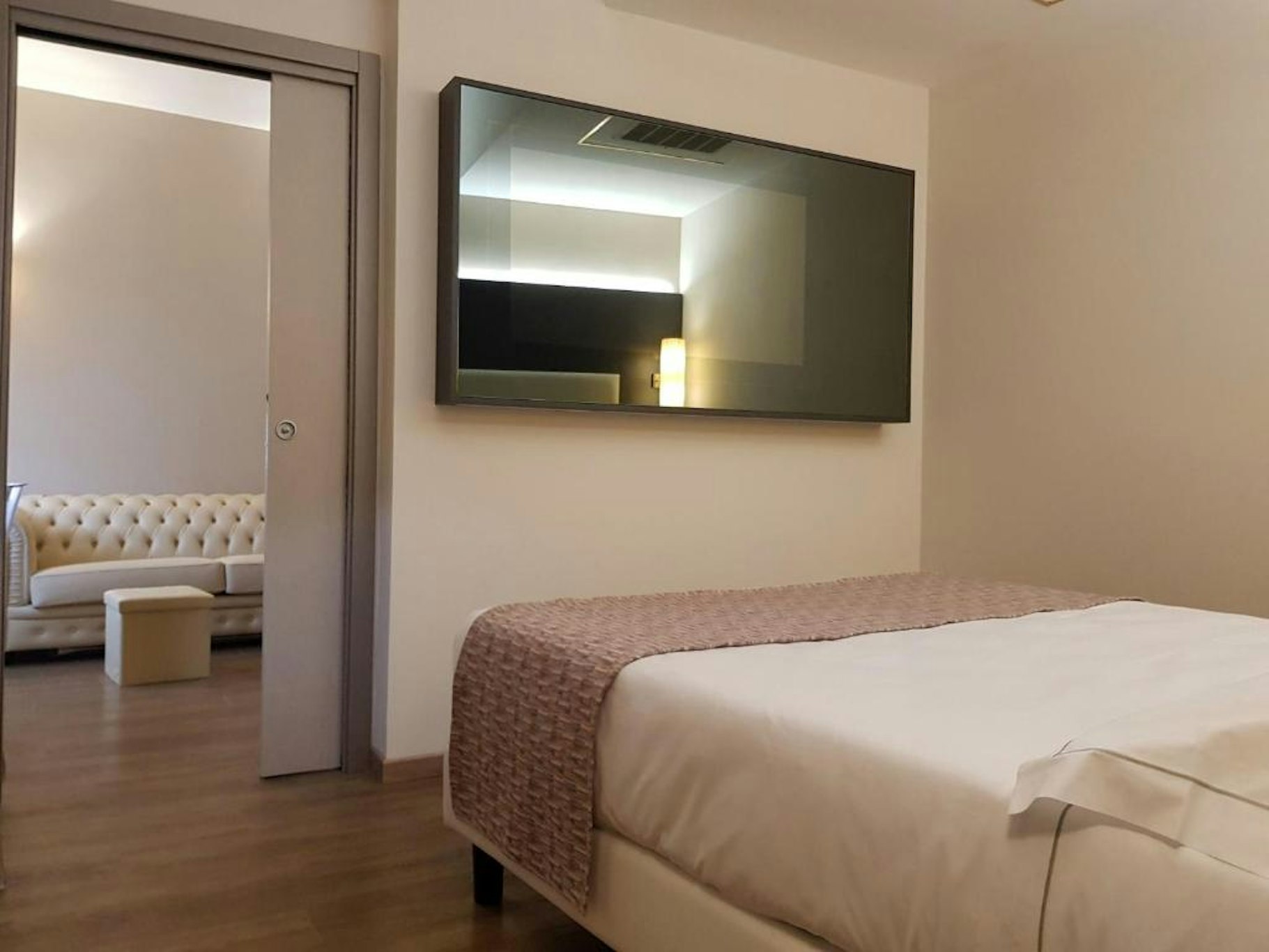 Astra Hotel 10/51