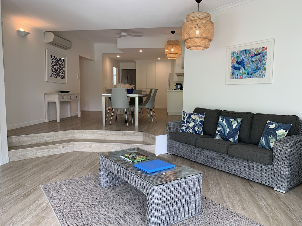 Beaches Port Douglas 43/69