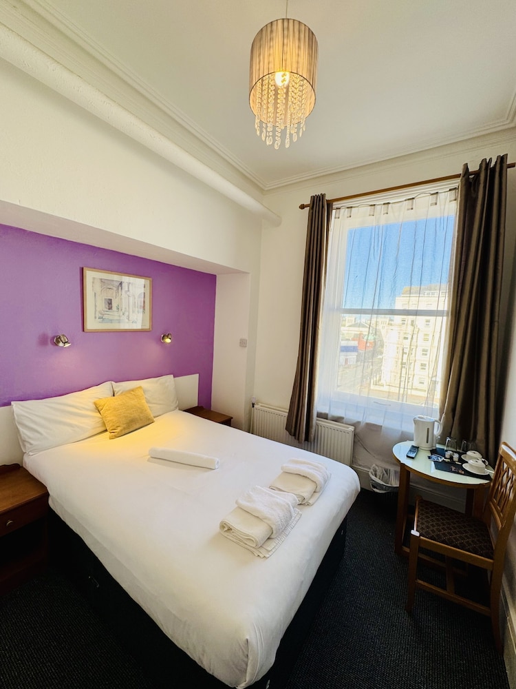 Carlton Court Hotel Eastbourne 11/49