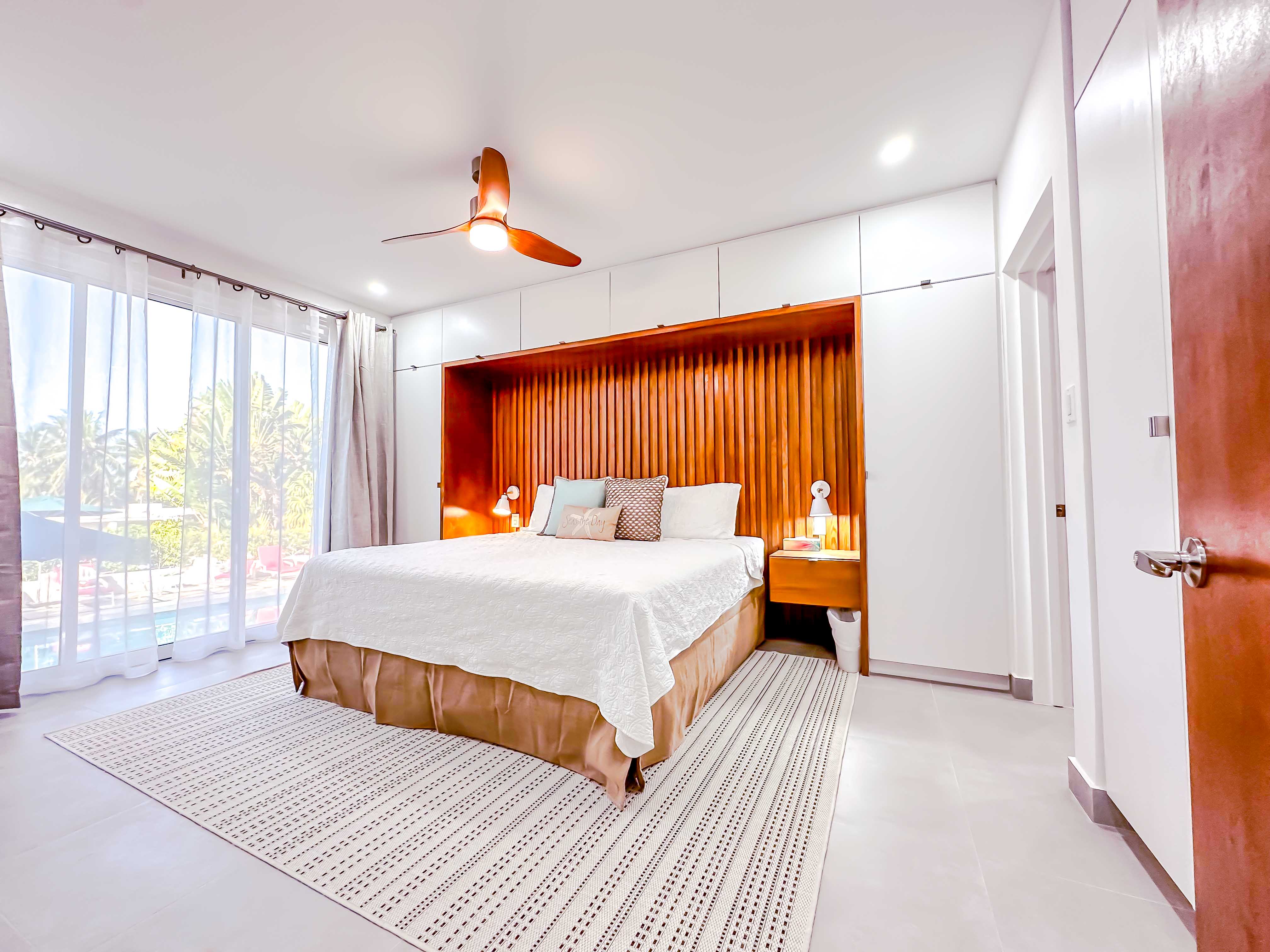2 Bedrooms, Suite, Pool Side