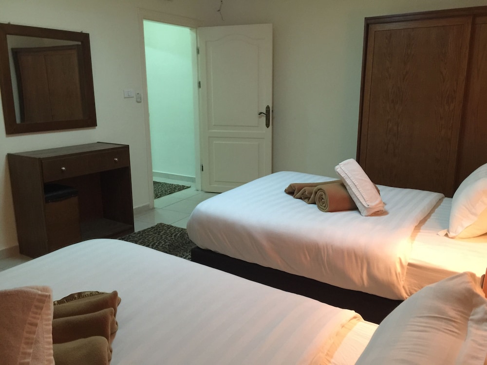 ZAINA PLAZA HOTEL 26/53