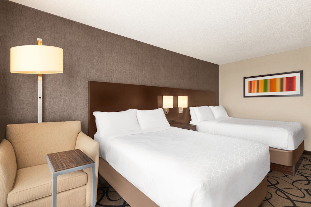 HOLIDAY INN BOSTON BUNKER HILL AREA 15/67
