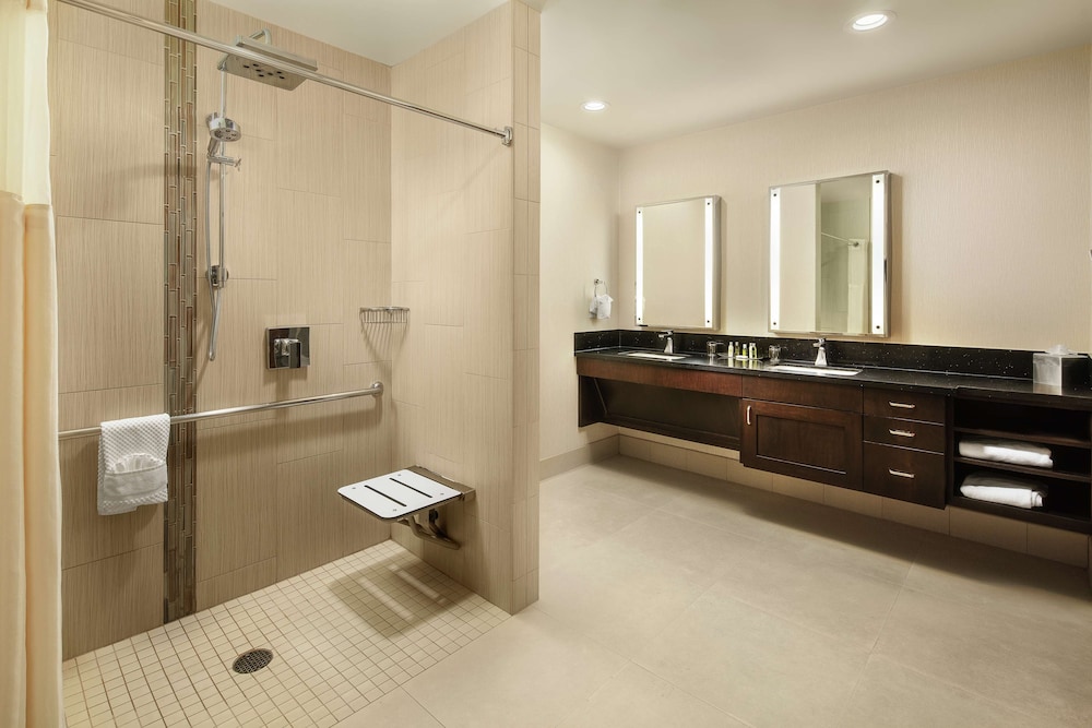 Doubletree By Hilton Claremont 12/58