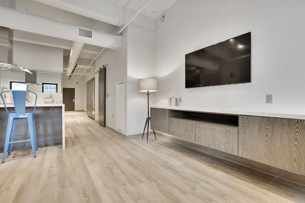 Etage Executive Living 9/72