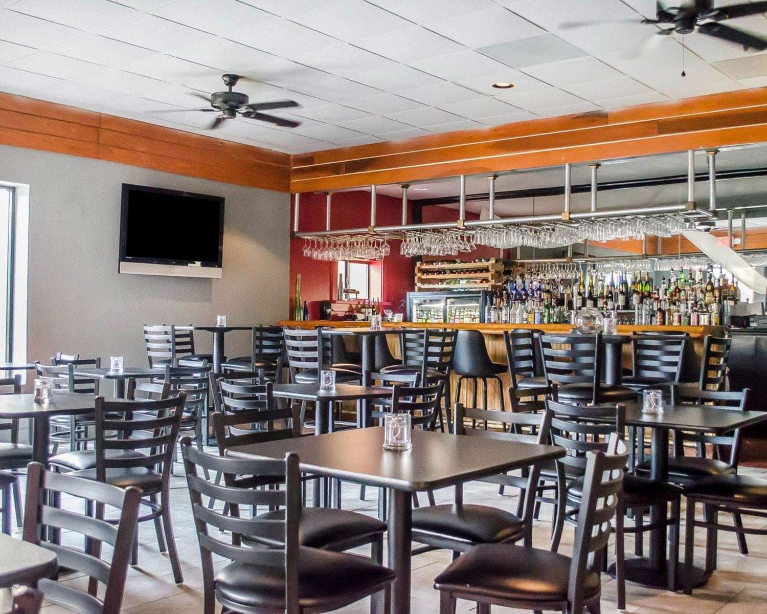 Quality Inn and Suites Pensacola Bayview 42/49