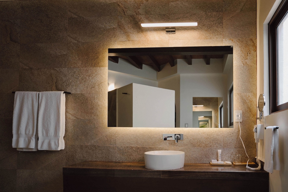 Junior Suite, King Bed, HOTEL HACIENDA LA VENTA 9/10