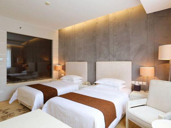 Elegant, Twin Beds