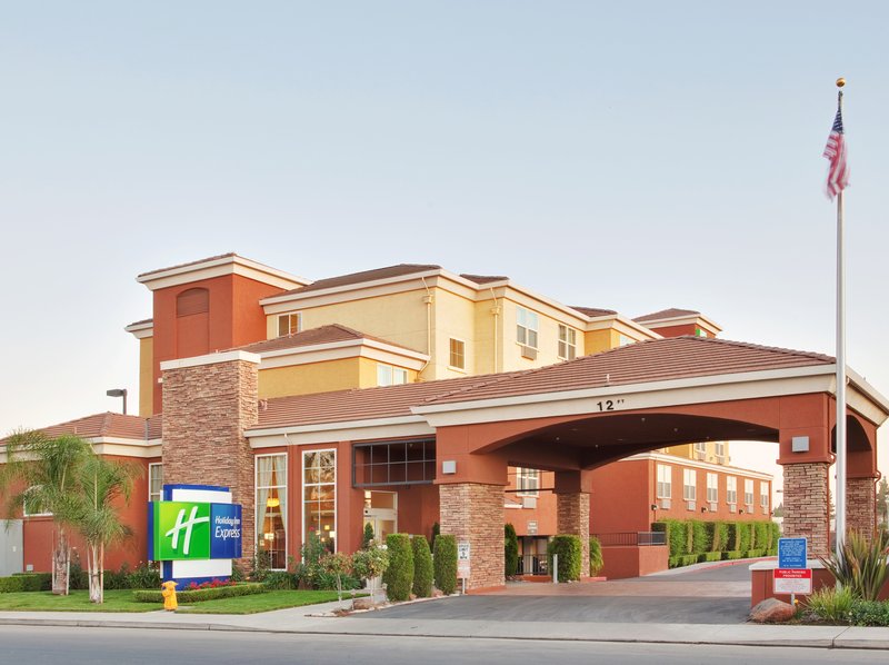 Holiday Inn Express West Sacramento 3/39