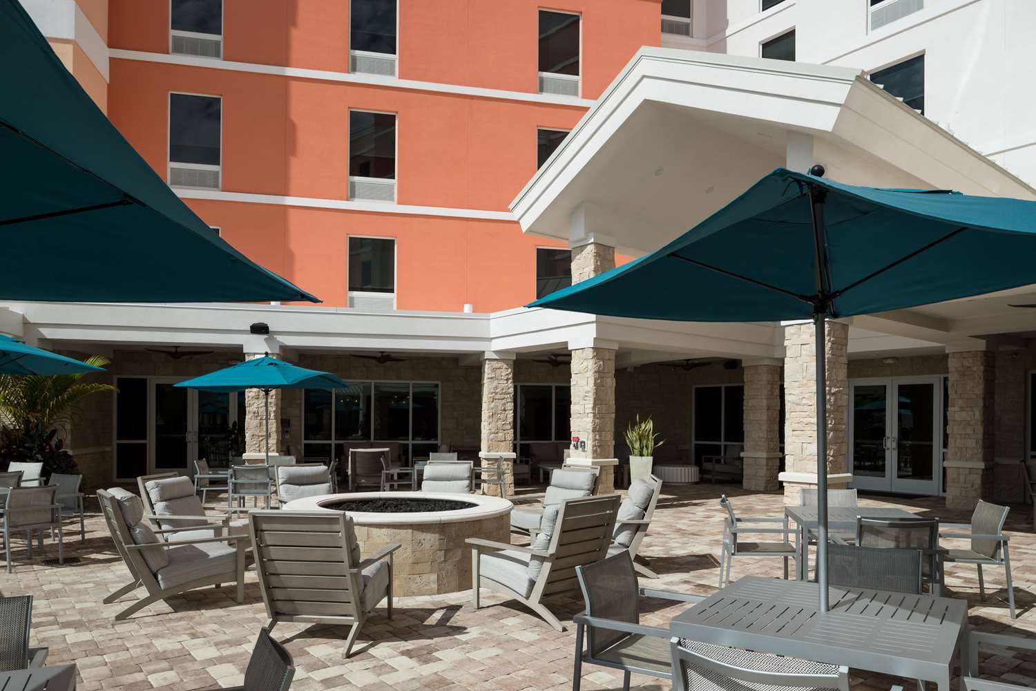 HAMPTON INN SUITES CAPE CANAVERAL CRUISE PORT FL in CAPE CANAVERAL - FL