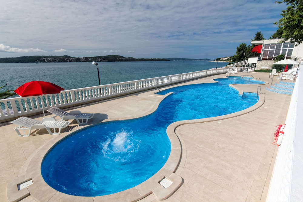All Inclusive Hotel Val 41/50