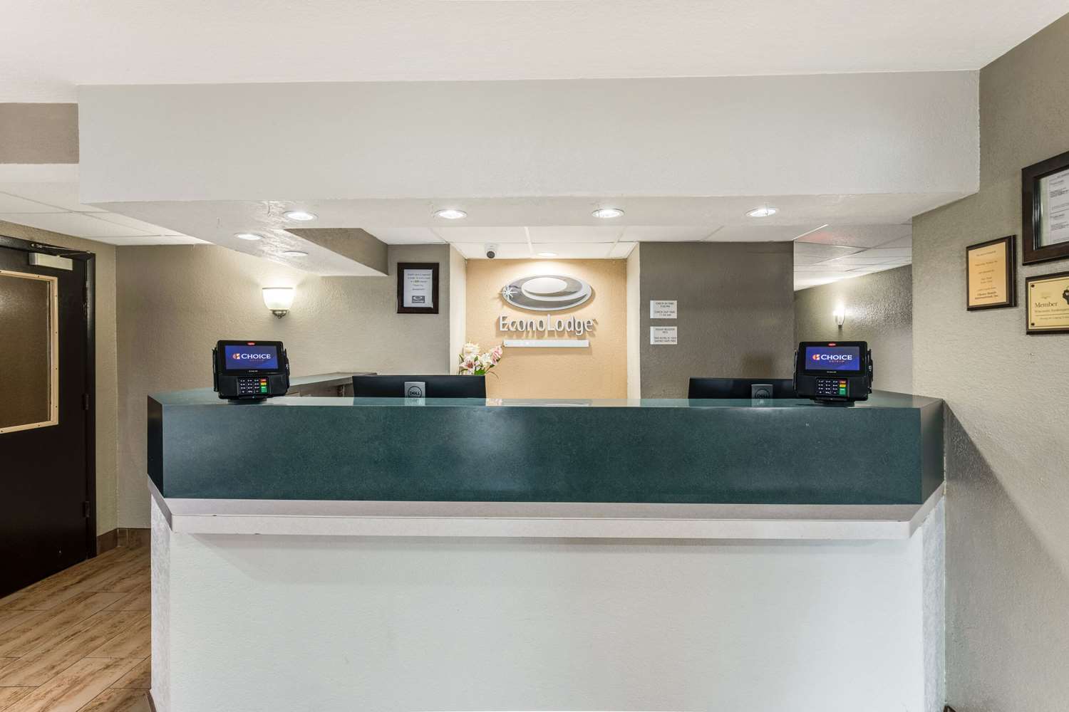 Econo Lodge Madison East 5/24