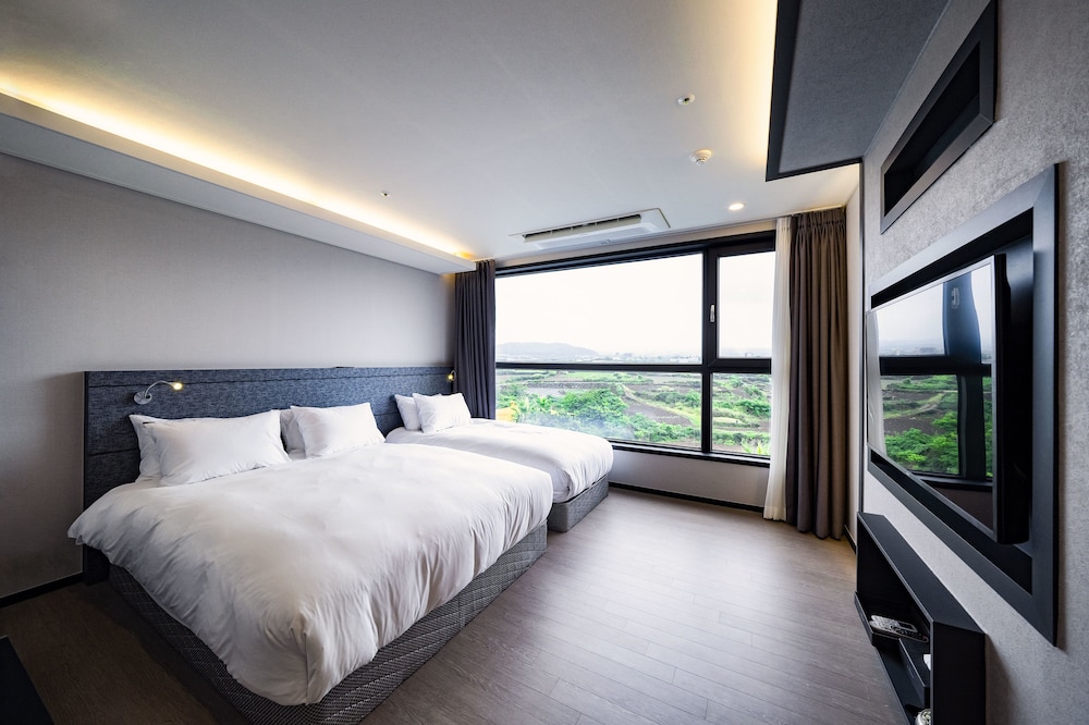 FAMILY SUITE, ECONOMY