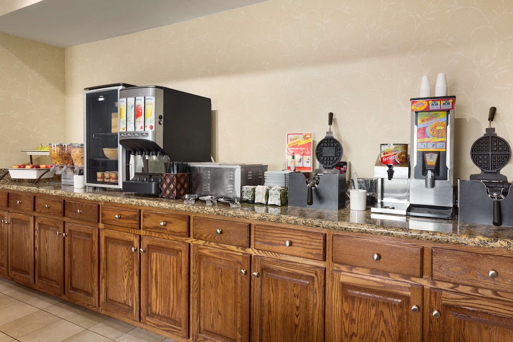 Radiant Inn and Suites Murfreesboro 2/40