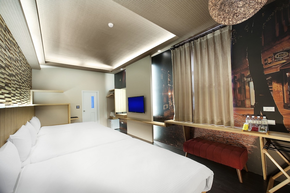 DESIGN, QUADRUPLE, 2 DOUBLE BEDS