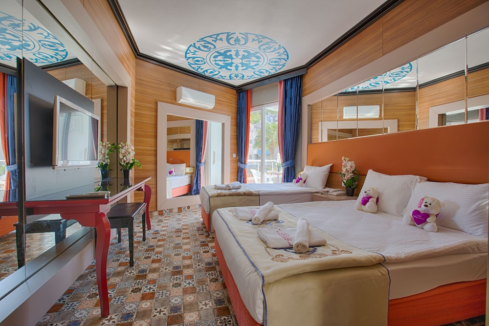 Club Hotel Anjeliq 6/50