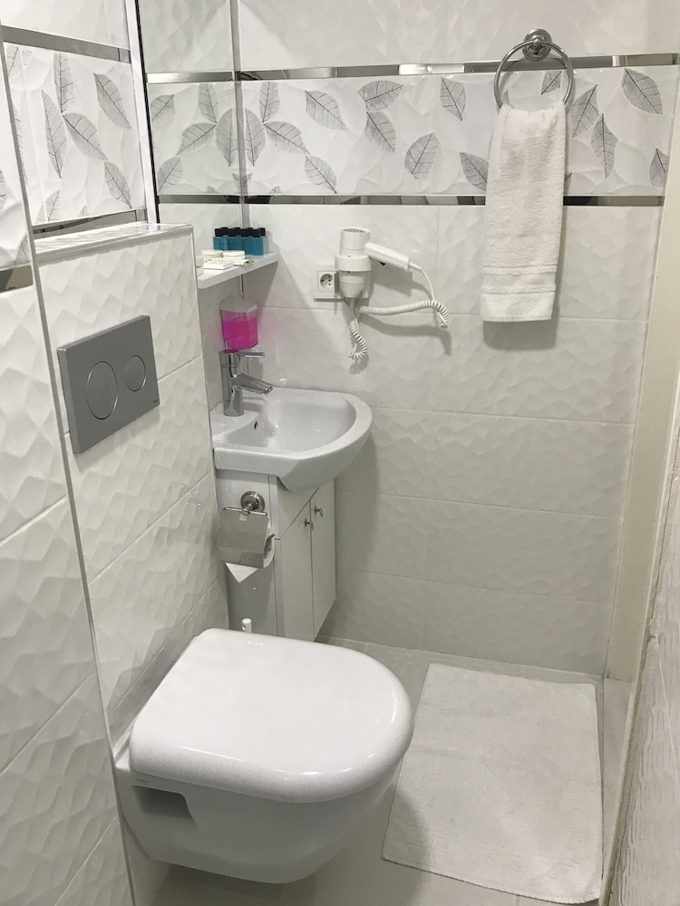 Beyhan Hotel 53/56