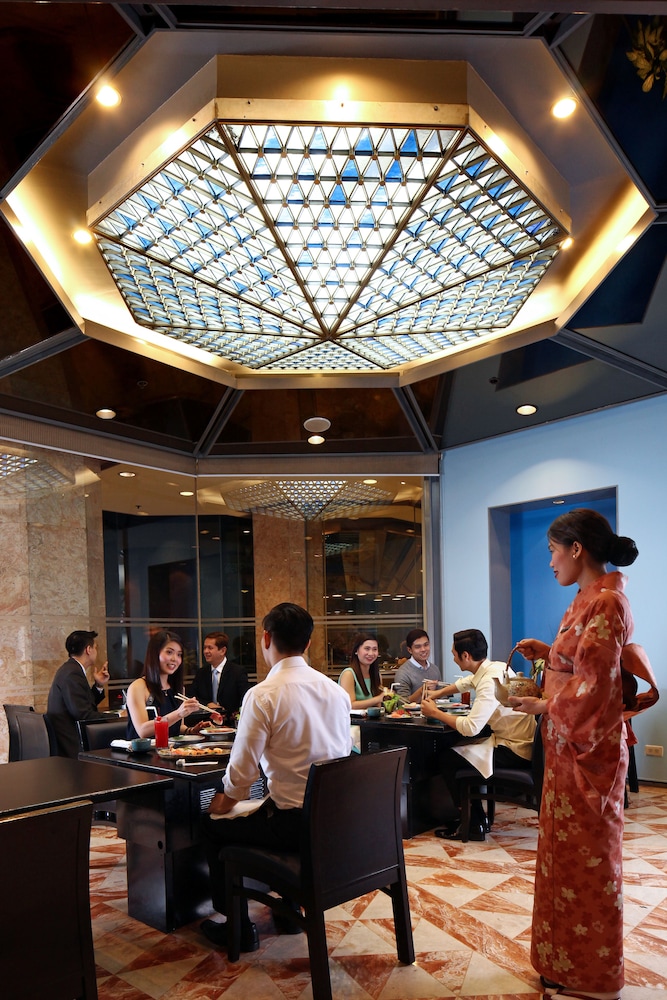 Diamond Hotel Philippines 50/68